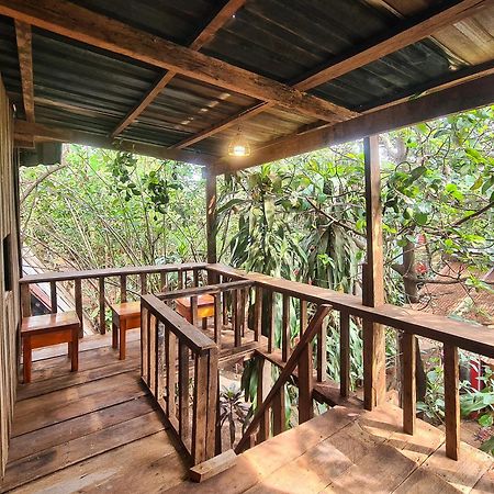 Ratanakiri Homestay & Jungle Trek Banlung Ngoại thất bức ảnh