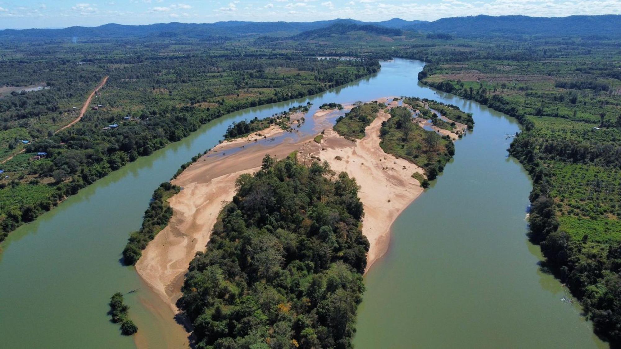 Ratanakiri Homestay & Jungle Trek Banlung Ngoại thất bức ảnh