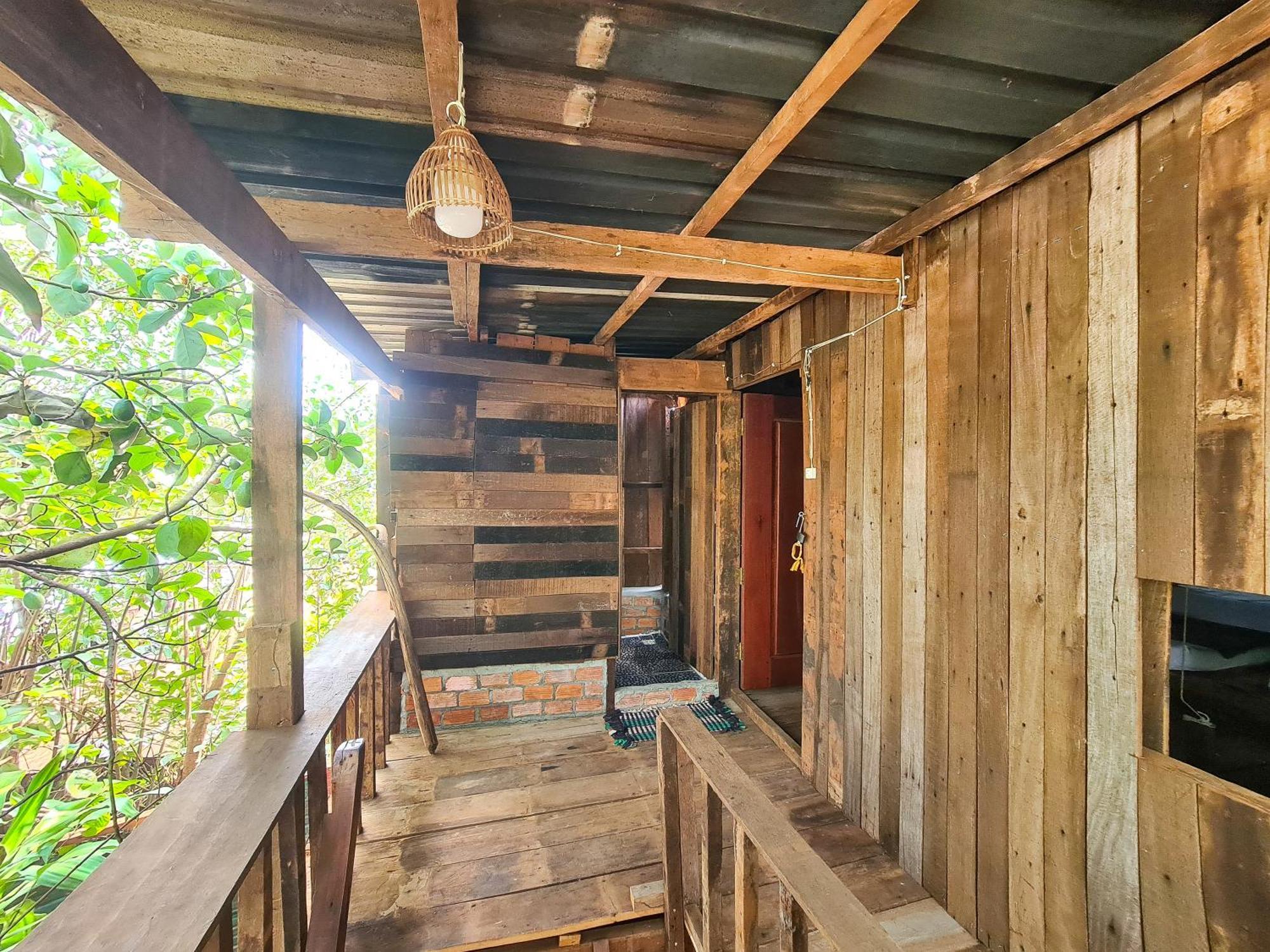 Ratanakiri Homestay & Jungle Trek Banlung Ngoại thất bức ảnh