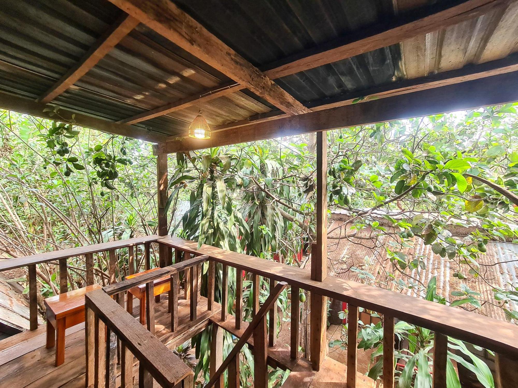 Ratanakiri Homestay & Jungle Trek Banlung Ngoại thất bức ảnh